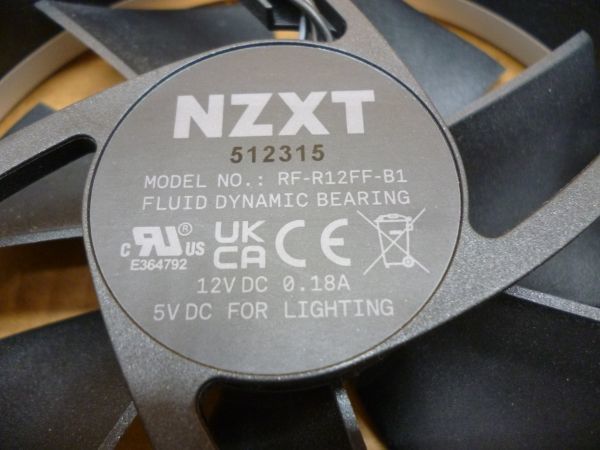 NZXT　RF-R12FF-B１　3個/RGB CONTROLLER　セット　カデ555　　　　送料無料 管ta　　23NOV_画像2