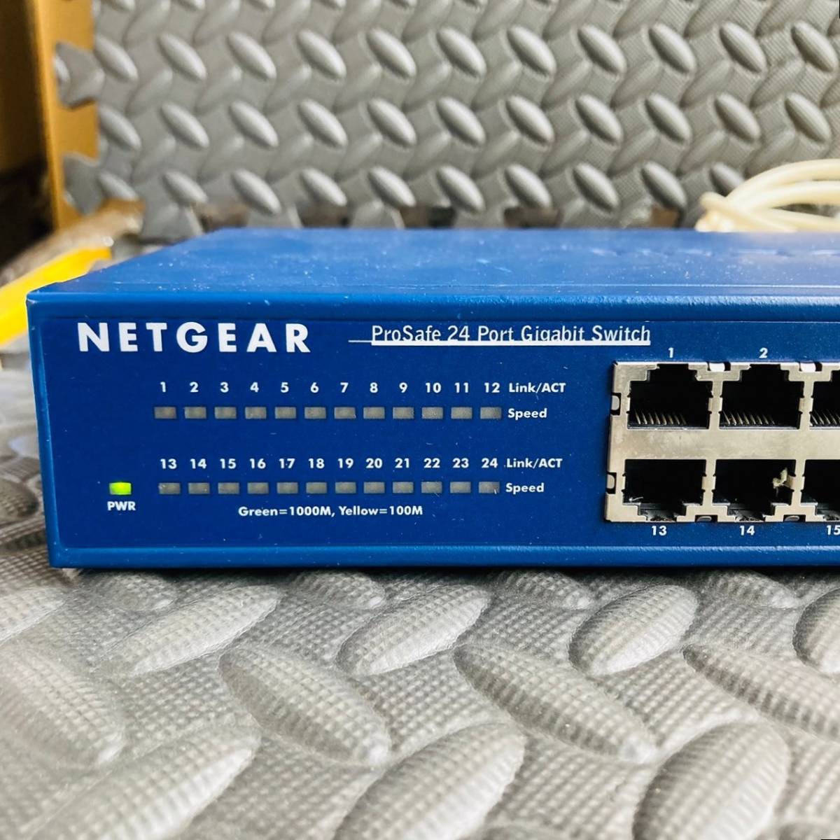 599【通電OK】 NETGEAR JGS524 ギガビット 24ポート アンマネージ スイッチ Gigabit switch スイッチングハブ ネットギア ネットワーク_画像2