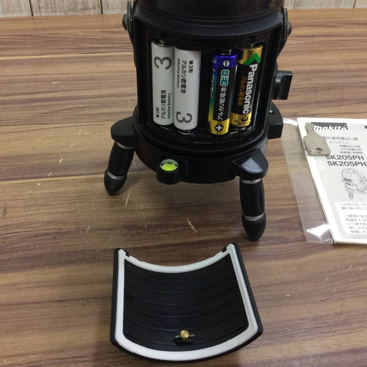 【RH-7154】中古品 makitaマキタ レーザー墨出し器/屋内・屋外兼用墨出し器 SK205PH_画像4