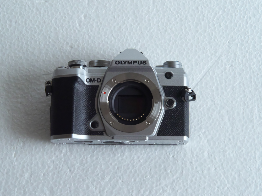 オリンパスカメラ　　OM-D E-M5 MarkⅢ_画像2
