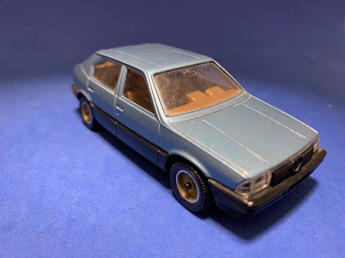 ◆◆絶版 1/43◆◆ burago AlfaRomeo アルファロメオ 33＜2308-75＞_画像4