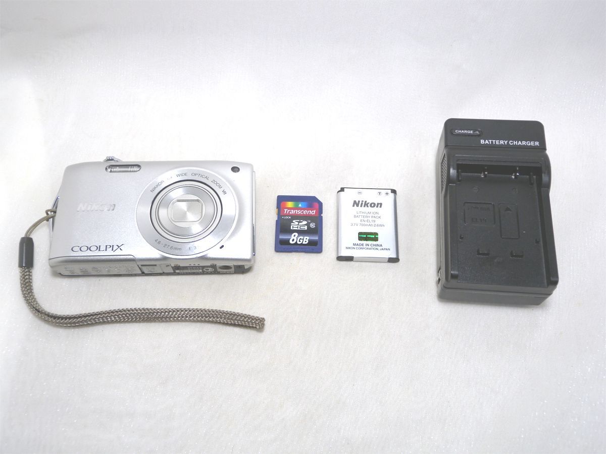 ☆Nikon ニコン COOLPIX S3300 光学6倍ズーム 1600万画素 中古美品☆8GBカード付_画像1