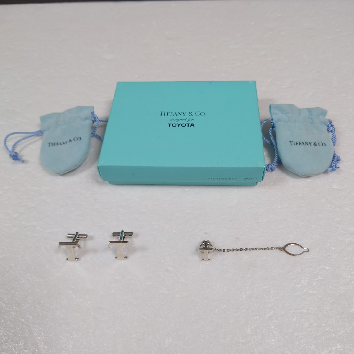 TIFFANY & Co 】ティファニー トヨタコラボ カフス&タイタック TIFFANY & Co 】ティファニー トヨタコラボ カフス&タイタック