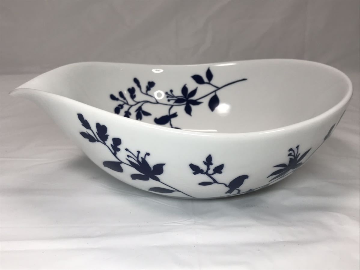 山本寛斎/Kansai fine china　しずく型　大鉢・中鉢・小鉢　３点セット　箱付き　未使用　長期保管品　花柄　鳥　深皿　お洒落　可愛い_画像2