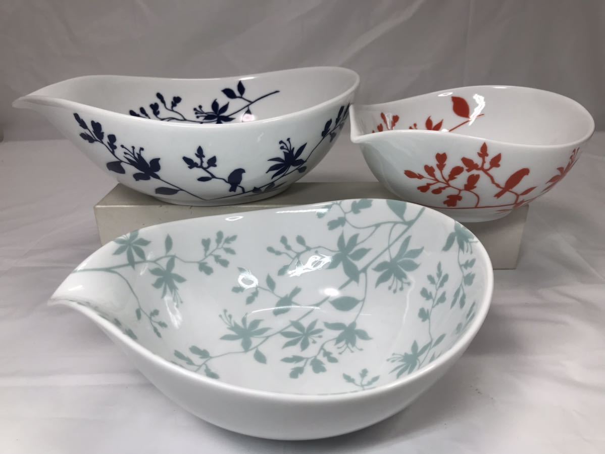 山本寛斎/Kansai fine china　しずく型　大鉢・中鉢・小鉢　３点セット　箱付き　未使用　長期保管品　花柄　鳥　深皿　お洒落　可愛い_画像1