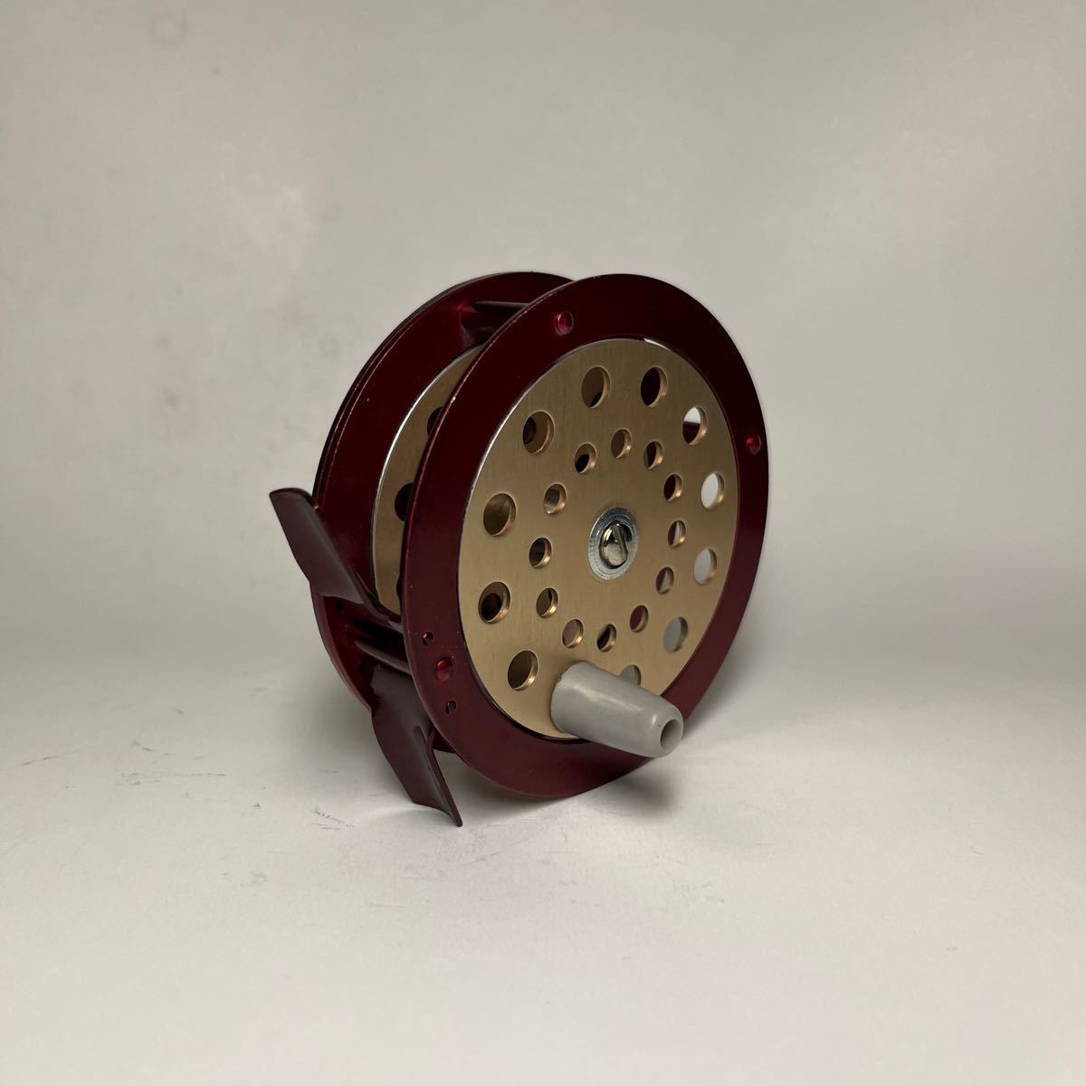 Vintage SOUTH BEND ORENO-LITE No.1110 FLY REEL Made in U.S.A. with