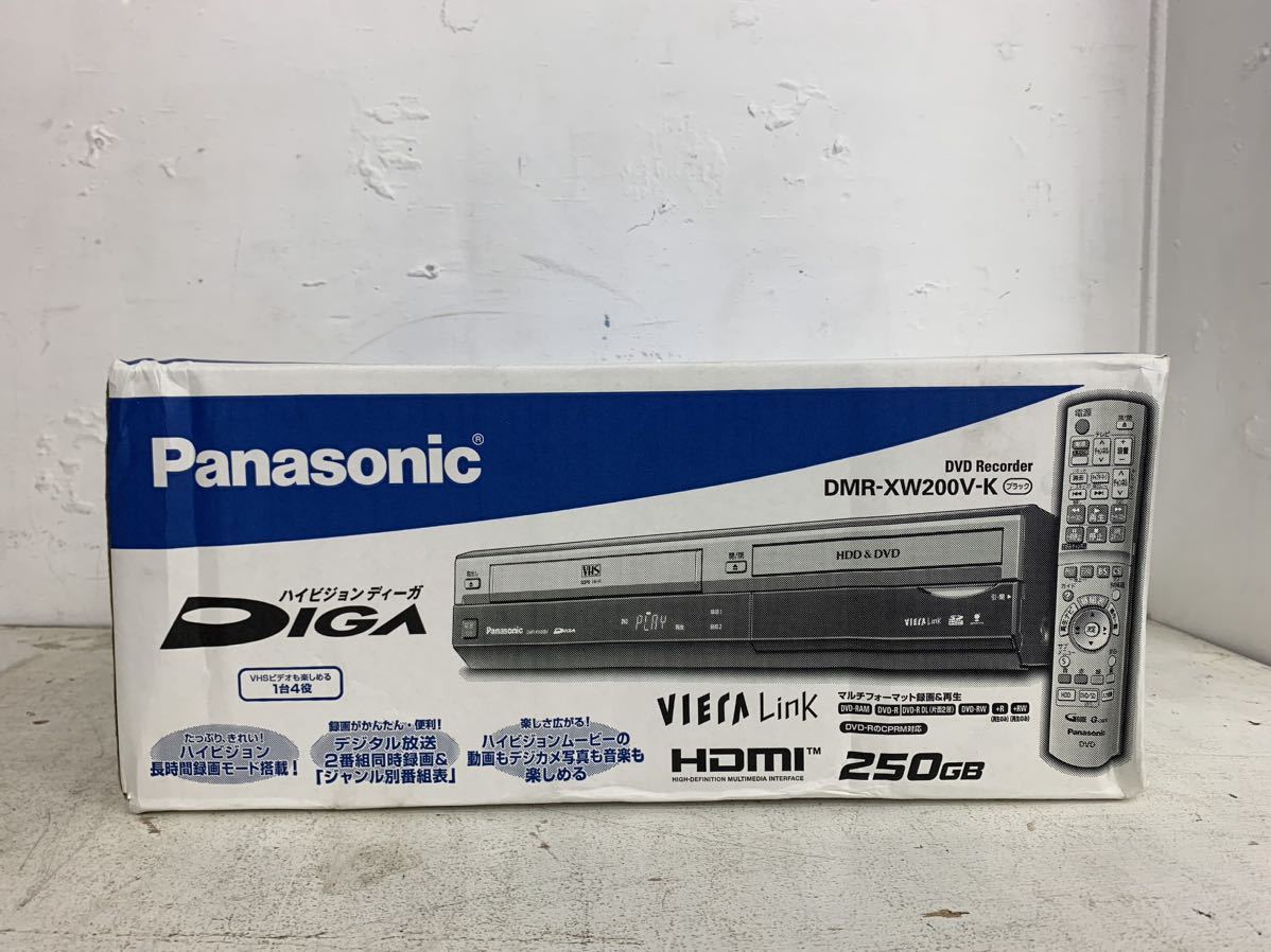 1120-55y★希少　未使用保管品　Panasonic DMR-XW200V　HDD搭載VHS一体型 2番組W録画　250GB_画像1