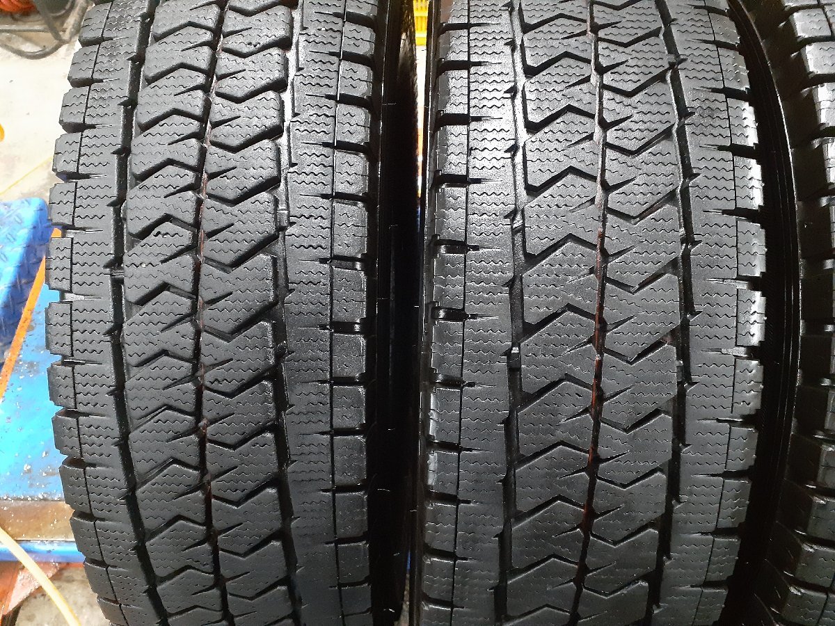 パF4473■195/80R15 107/105L LT　4本価格　BRIDGESTONE BLIZZAK VL10　送料無料 冬 ’22年 7～8分山 ハイエース キャラバン NV350 ボンゴ_画像2