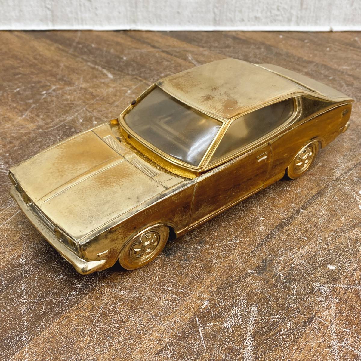 NISSAN/ Nissan BLUEBIRD HARDTOP/ Bluebird hardtop 1800SSS cigarette case cigarettes inserting ashtray gilding retro present condition goods .MZ