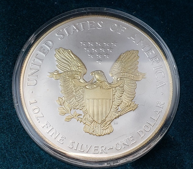  原文:2001年 アメリカ リバティコイン イーグル銀貨 1ドル 1oz 純銀 24金仕上げ 限定品 ケース