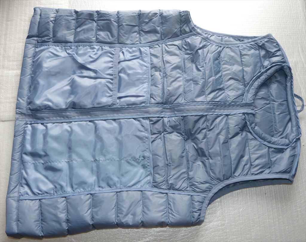* tag equipped poretabru down vest lady's M blue water repelling processing .......*