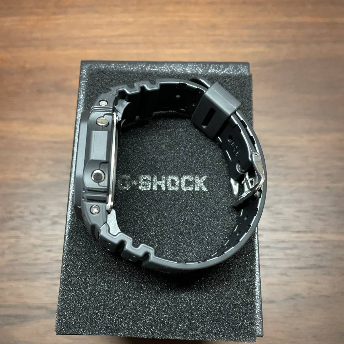 極美品 タグ有り 国内正規品 CASIO G-SHOCK G-5600UE-1JF タフソーラー ワールドタイム スーパーイルミネーター 高輝度LEDライト_画像4