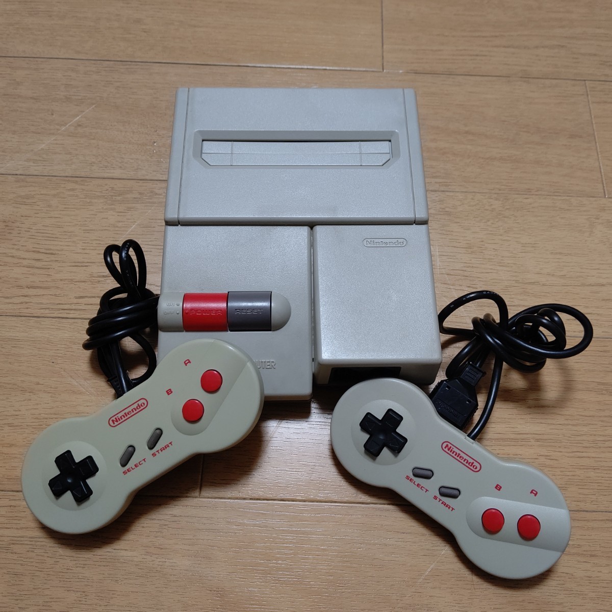 ニューファミコン本体 NEWファミコン ファミリーコンピュータ Nintendo 本体_画像1