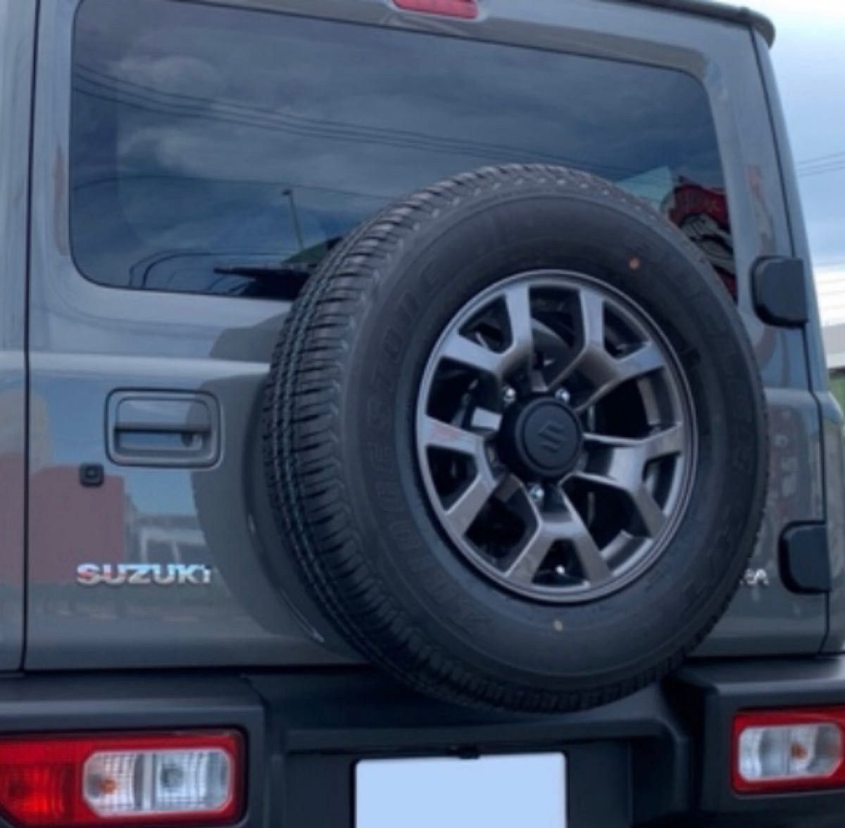 ジムニーシエラJB74 新車外し純正アルミホイール 1本センター ジムニーシエラJB74 新車外し純正アルミホイール 1本センター