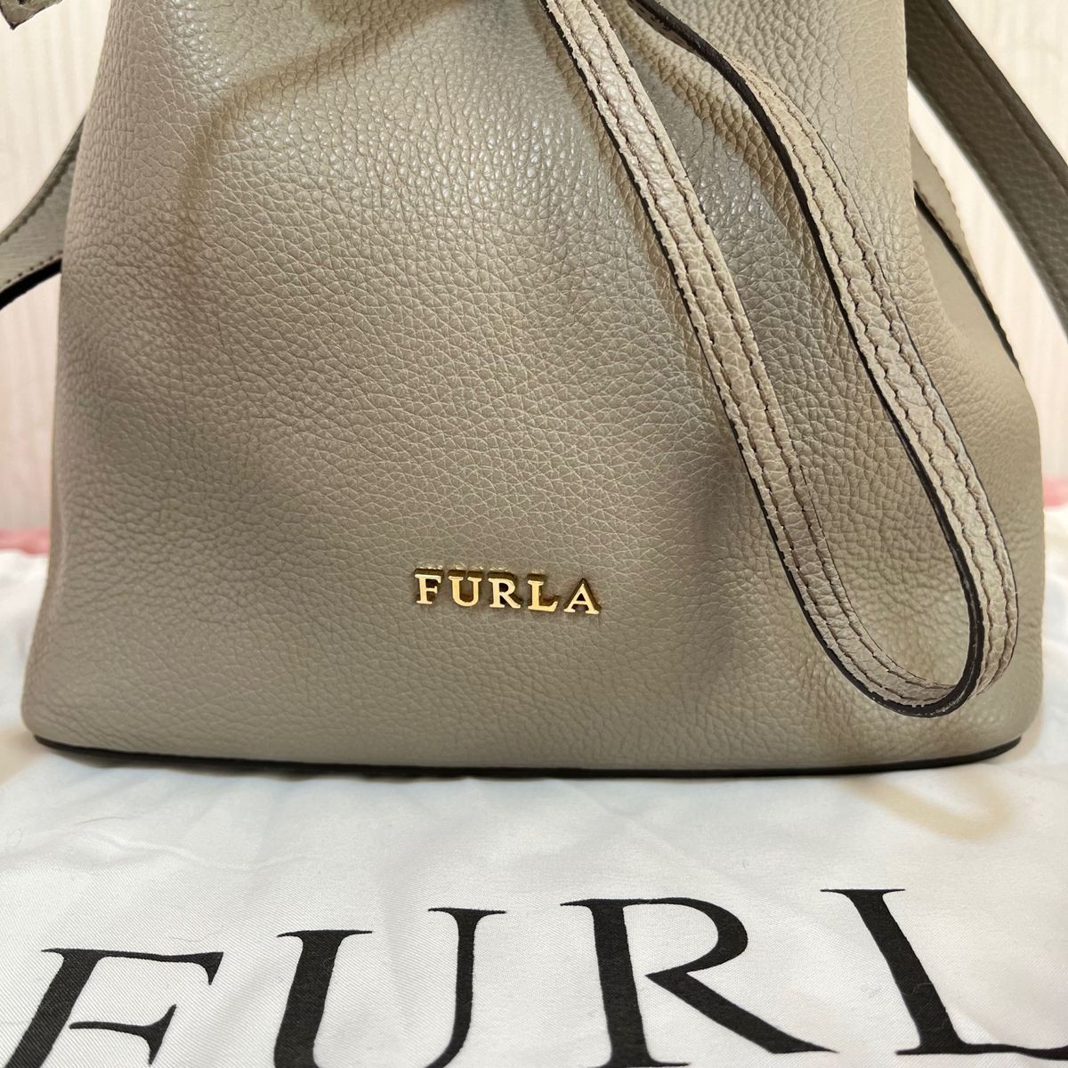 FURLA コスタンザ 巾着 ハンドバッグ レザー ショルダーバッグ FURLA コスタンザ 巾着 ハンドバッグ レザー ショルダーバッグ