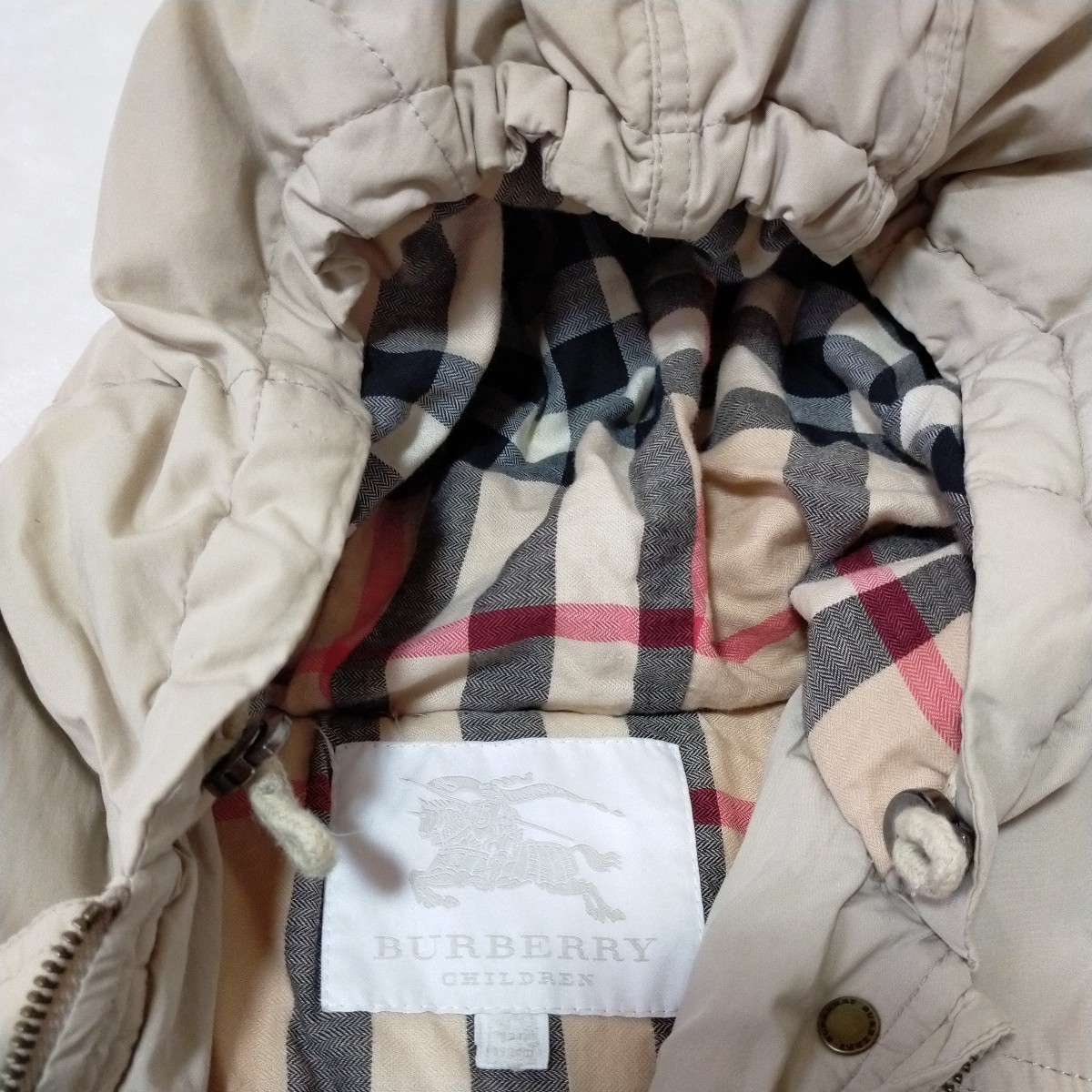 BURBERRY ダウンジャケット クリーニング撥水加工済み 150cm～_画像2