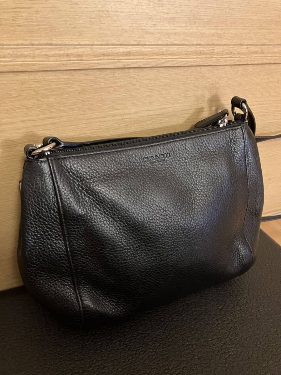 人気　早い者勝ち　可愛い　COACHコーチ ショルダーバッグ バッグ レザー ブラック　BLACK 黒色　_画像2