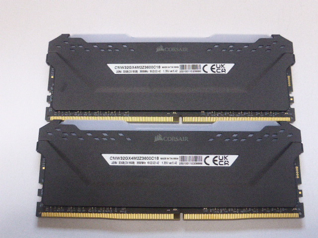 メモリ デスクトップ用 メモリ CORSAIR VENGEANCE RGB PRO DDR4-3600 PC4-28800 16GBx2枚 合計32GB 起動確認済みですCMW32GX4M2Z3600C18_画像2
