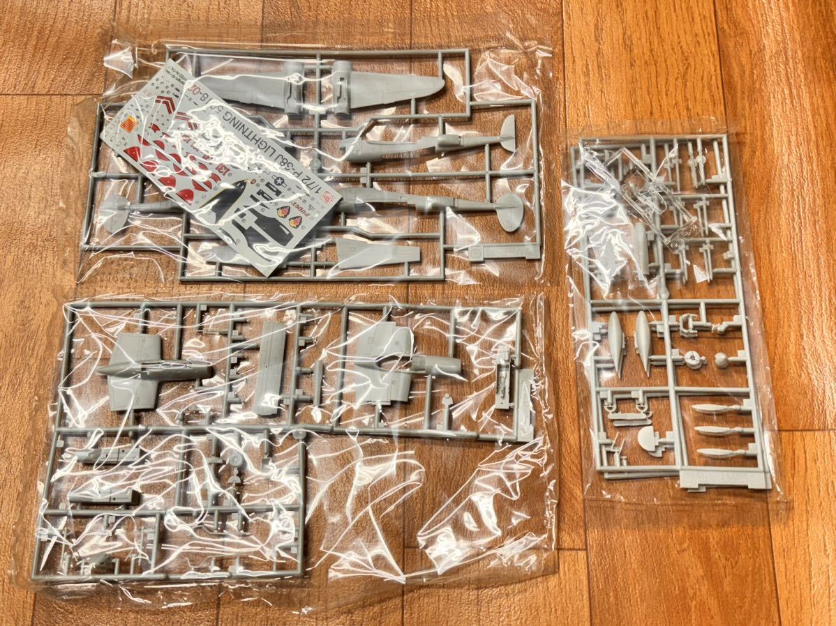 11150 1/72 DRAGON 5018 P-38J Lighting ドラゴン P38J ライトニング 未組立品_画像3