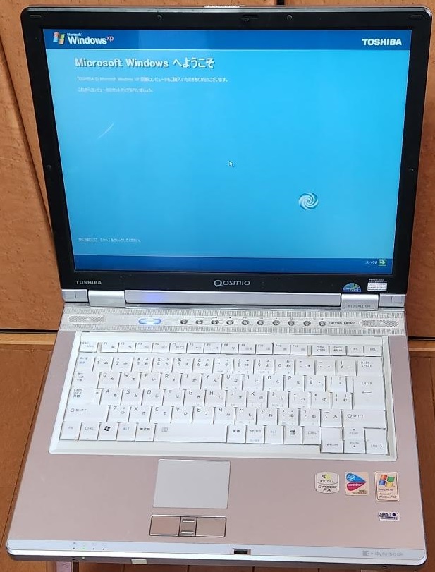 dynabook Qosmio E10/2KLDEW(PQE102KLDEW) [Win XP SP3][Intel Pentium M 725][512MB RAM]_画像2