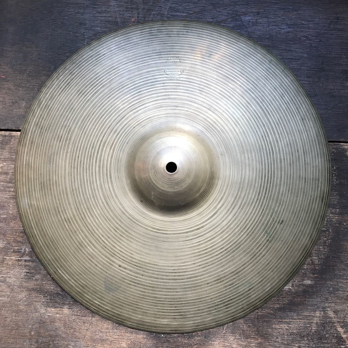 印象のデザイン 直径36cm シンバル ジルジャン Zildjian USA 楽器