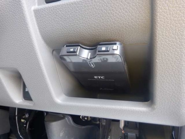「NV350キャラバン 2.0 プレミアムGX ロングボディ SDナビ　Bカメラ　ETC　エマブレ　小窓あり」の画像3