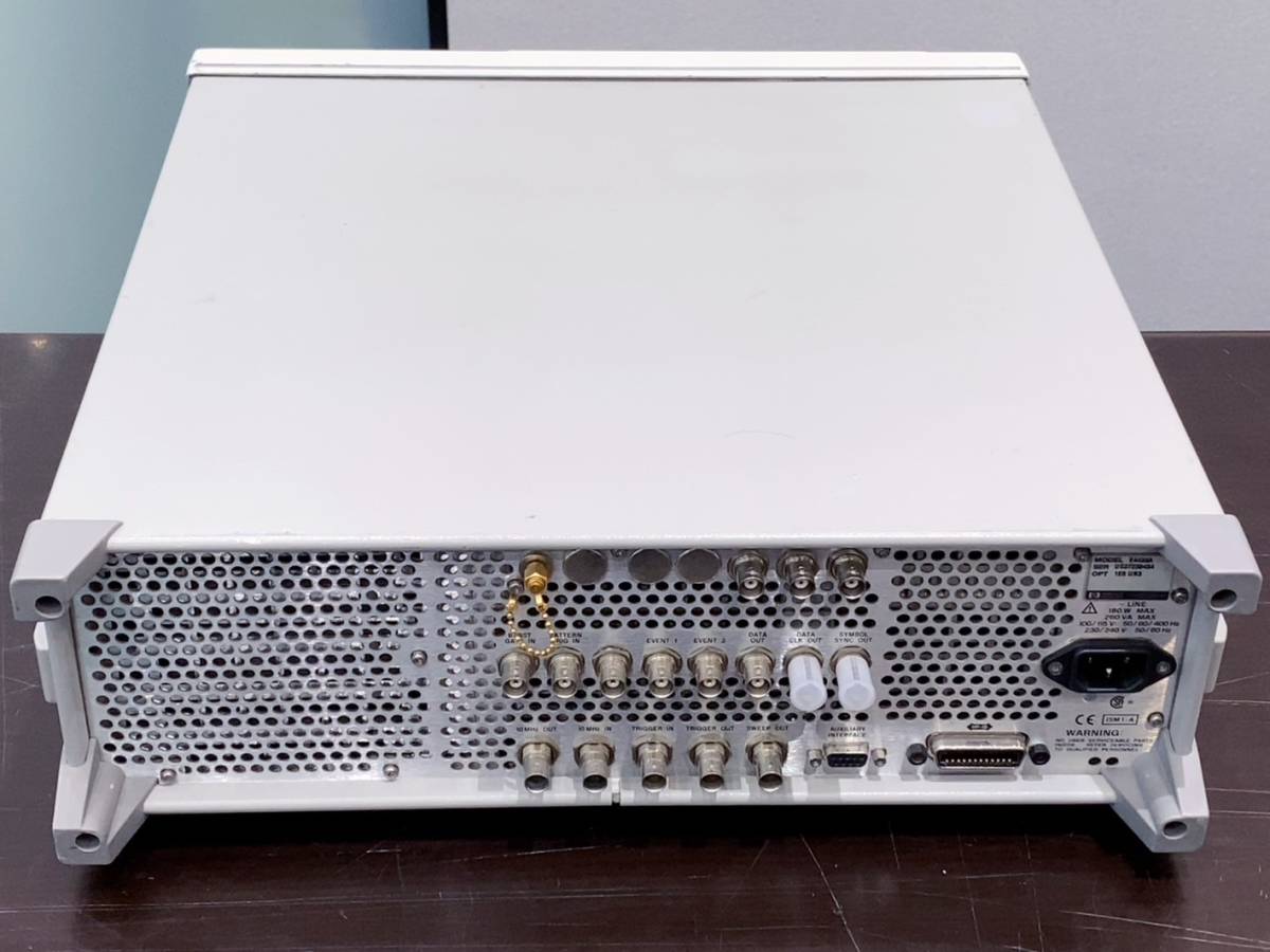 HP ESG-D4000A E4433A デジタル シグナル ジェネレーター 250kHz-4000MHz デジタル信号発生器 ジャンク品_画像6