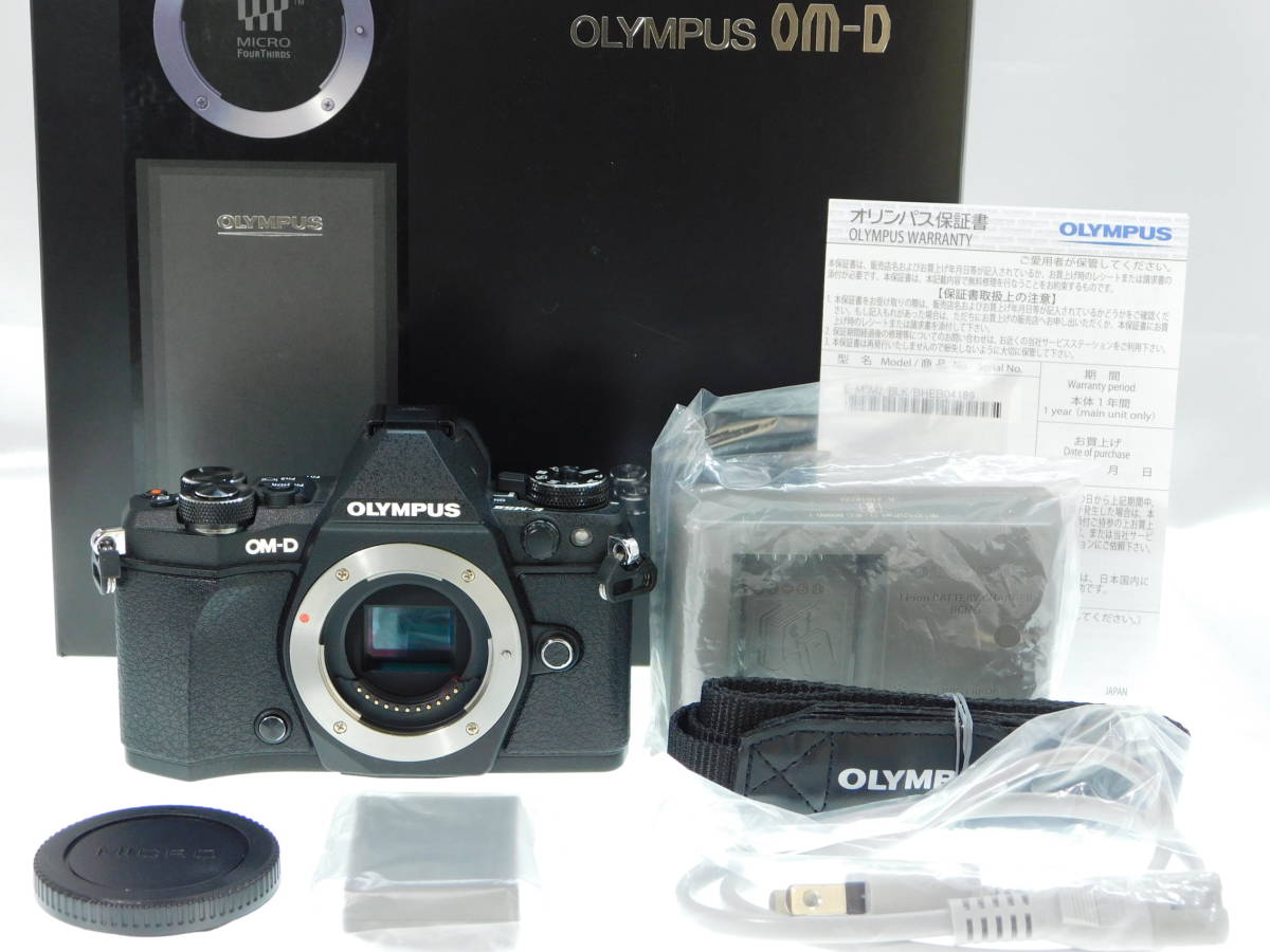 ■極上品■ OLYMPUS オリンパス OM-D E-M5 MarkII ボディ ☆シャッター回数わずか 約 6,195回！ ＃7399_画像1