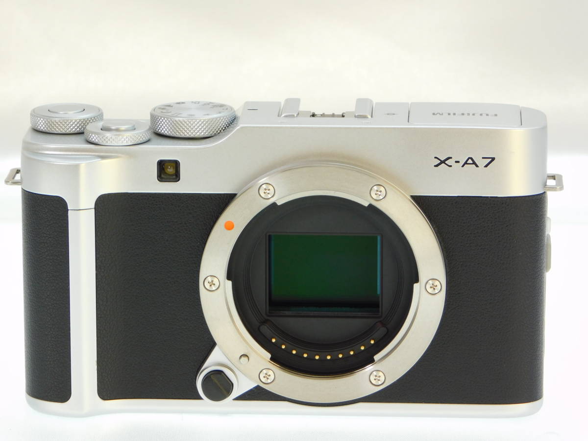 ■極上品■ FUJIFILM 富士フイルム X-A7 ボディ シルバー ＃97447_画像4