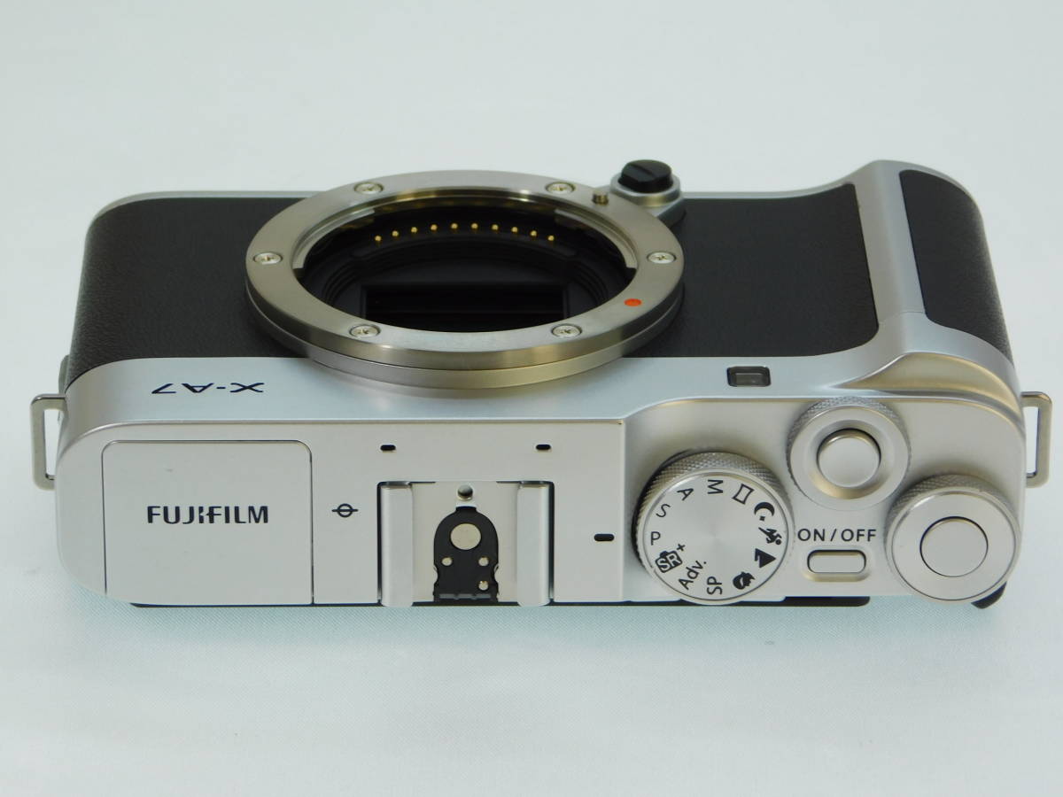 ■極上品■ FUJIFILM 富士フイルム X-A7 ボディ シルバー ＃97447_画像6