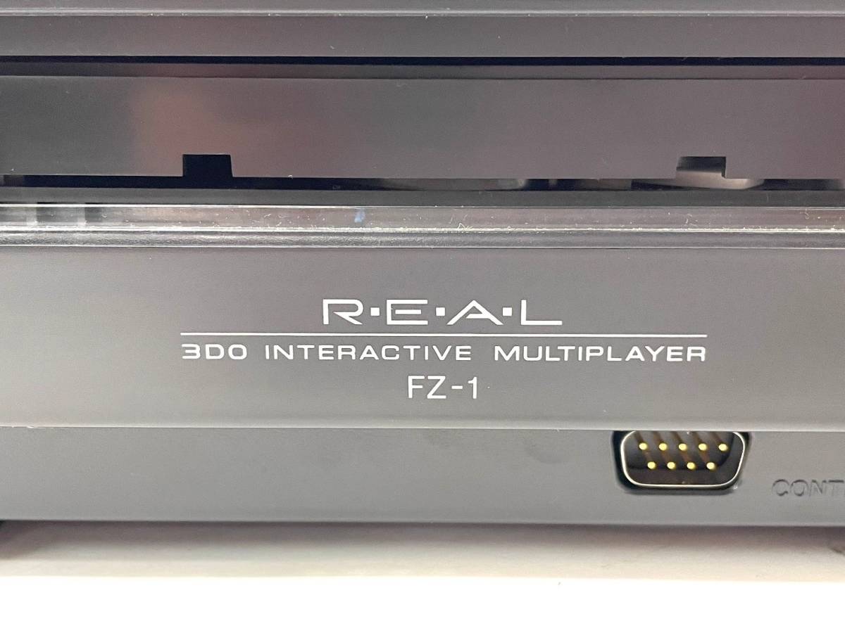 【通電のみ確認済】Panasonic/パナソニック REAL 3DO FZ-1 ゲーム機本体 コントローラー/ケーブル付 日本製 現状品 (42190OT3)_画像3