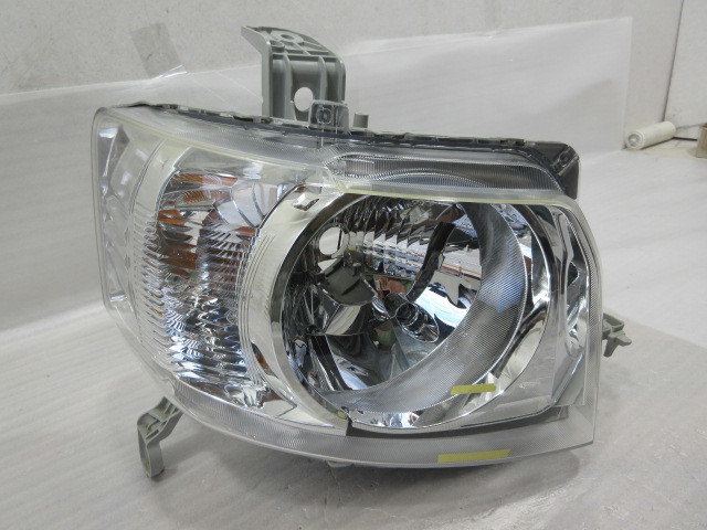 ホンダ　N BOX　JF1/JF2　純正　HID　右ヘッドライト_画像2