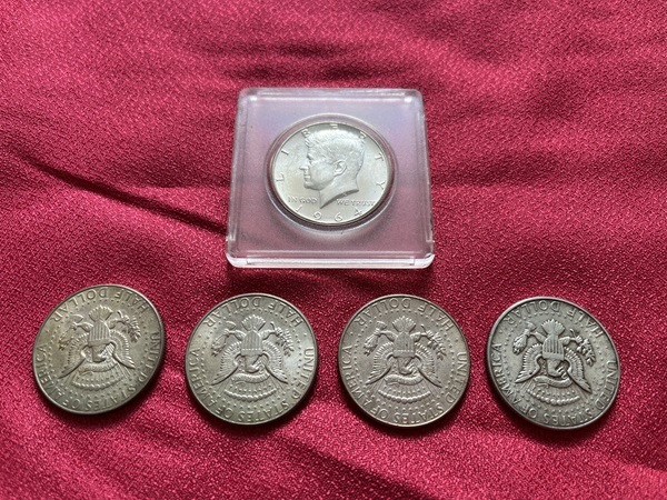 アメリカ ケネディ 1964年 ハーフダラー リバティ コイン 50セント