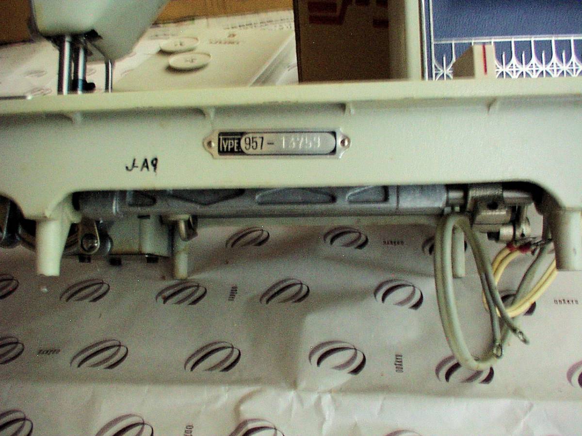 [JUKI ( Juki ) ] super auto jig The g sewing machine HZD-957( new goods )* Showa era 43 year sale * sewing box * cam * manual * outer box attaching * junk 