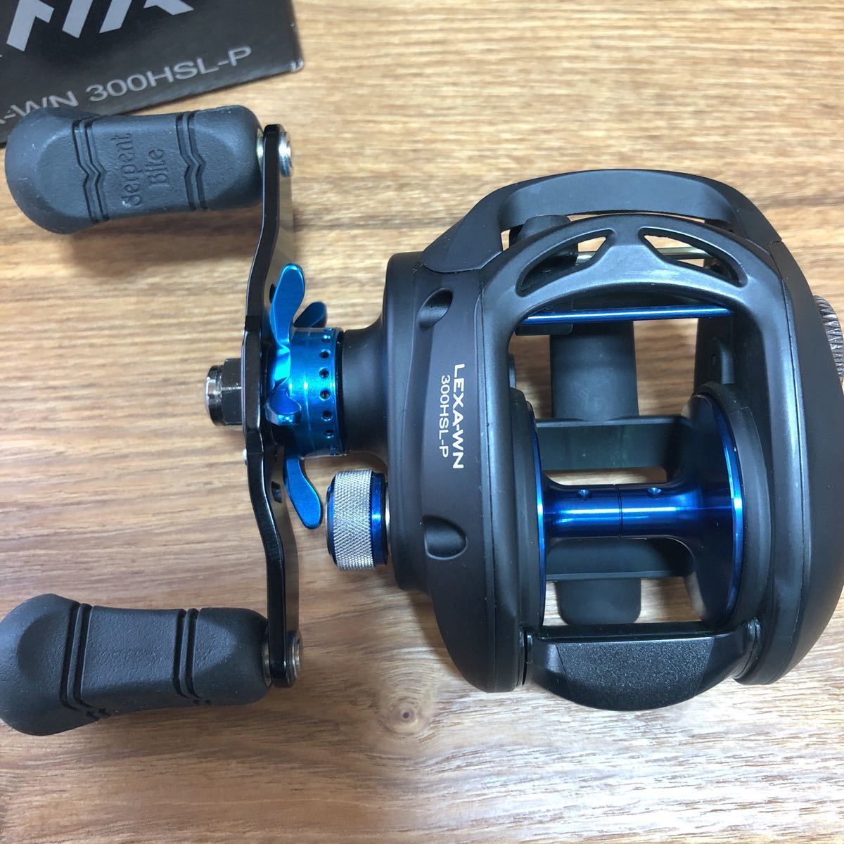 美品 ダイワ USダイワ DAIWA LEXA-WN 300HSL-P ハンドルカスタム （検）レクザ タトゥーラ フエゴ ビックベイト ジャイアントベイト 雷魚_画像10