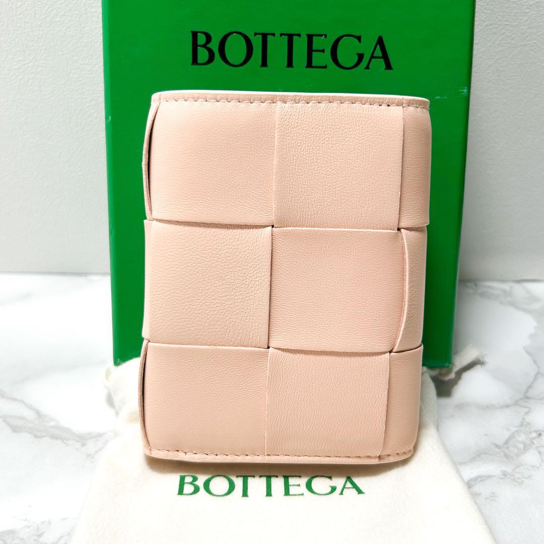 極美品 BOTTEGA VENETA ボッテガ ヴェネタ カセット 三つ折り 財布 ファスナー ウォレット コンパクト ウォレット ベージュ系 レディース_画像2