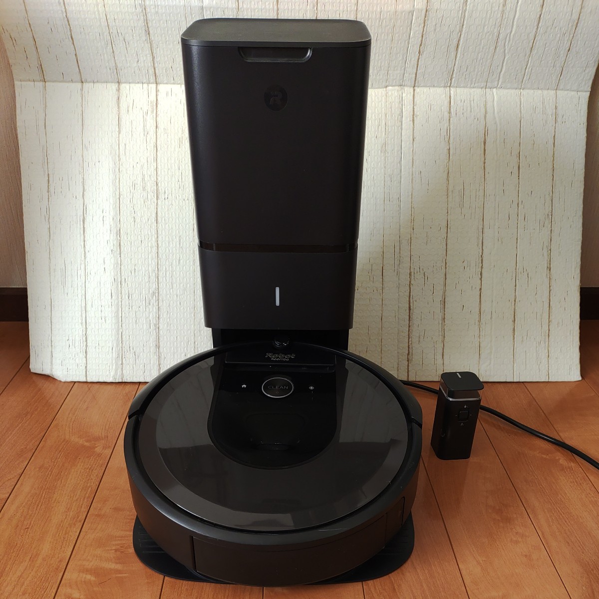 iRobot ルンバ i7 中古現状品 動作確認済み Roomba ロボット 掃除機