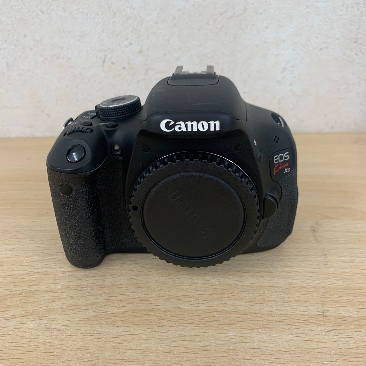 中古品 Canon EOS Kiss X5 ボディ デジタルカメラ 一眼レフ_画像1