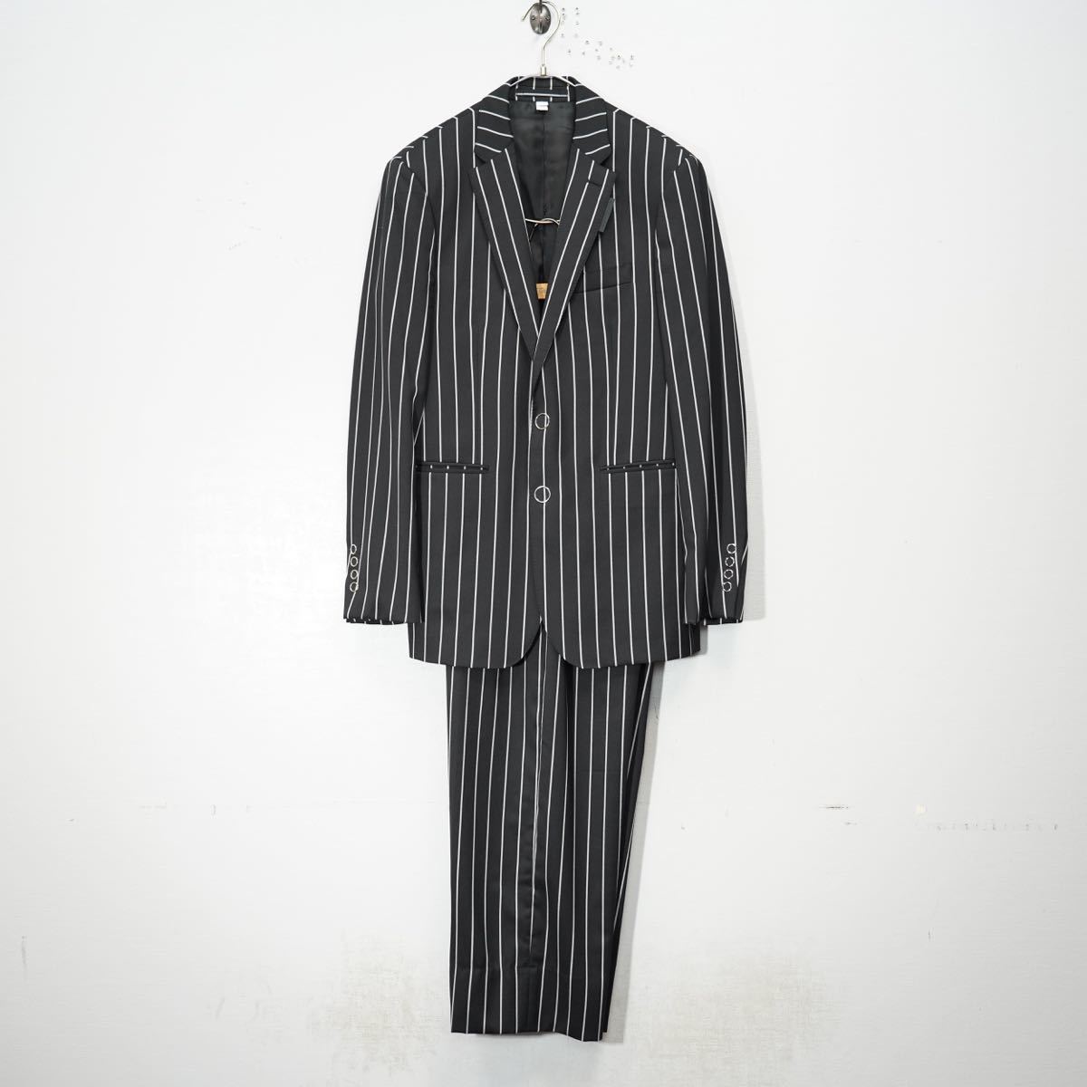 BURBERRY LONDON ENGLAND STRIPE PATTERNED SET UP SUIT MADE IN BURBERRY LONDON ENGLAND STRIPE PATTERNED SET UP SUIT MADE IN