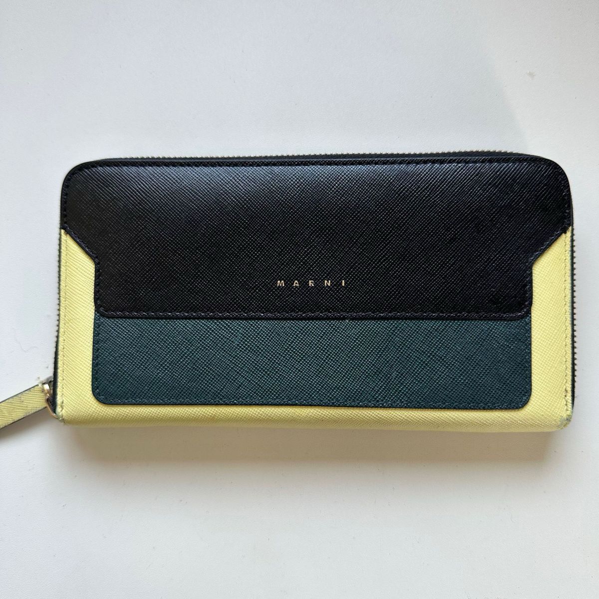 マルニ　MARNI  長財布