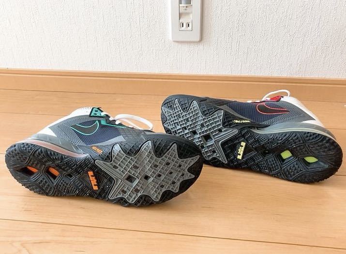 NIKE LEBRON 18 LOW GREEDYナイキレブロン18ローグリーディー 27.5cm レブロン18 ナイキ エア バッシュ　イエローグラデ_画像6