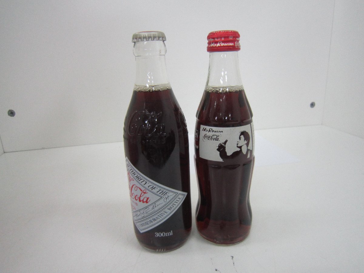  Coca * Cola period thing bottle 2 pcs set used contents entering 2001 mulberry rice field .. design bottle not yet . plug 