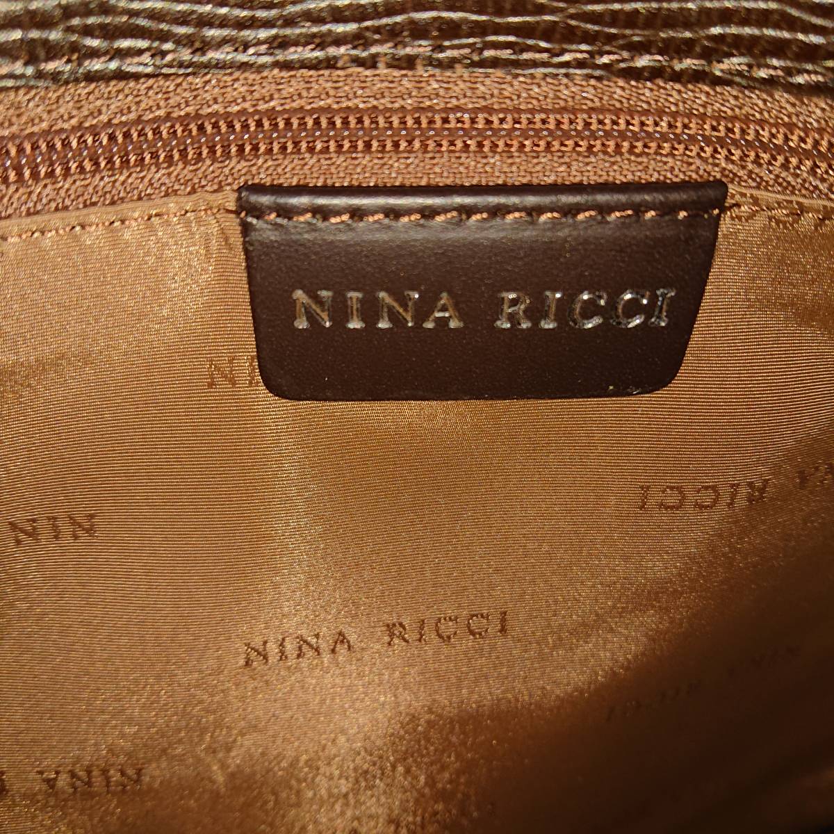 ★美品★F15M1047★肩掛けバッグ★ ダークブラウン系　NINA RICCI 本革　ほぼ新品_画像7