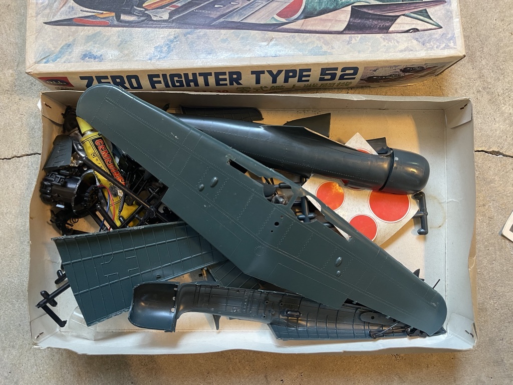 現状品●Okada/オカダ 零式艦上戦闘機 52型 1/30 ZERO FIGHTER TYPE52 マブチモーター 日本 プラモデル コレクション プラモデル●_画像3