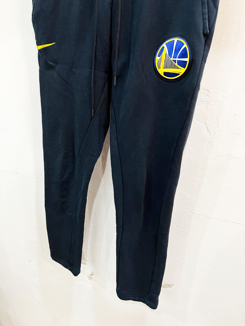 ★NIKE/ナイキ NBA18年モデルGolden State Warriors セットアップ ゴールデンステイトウォリアーズ ショータイム パーカー×パンツ XL★_画像9