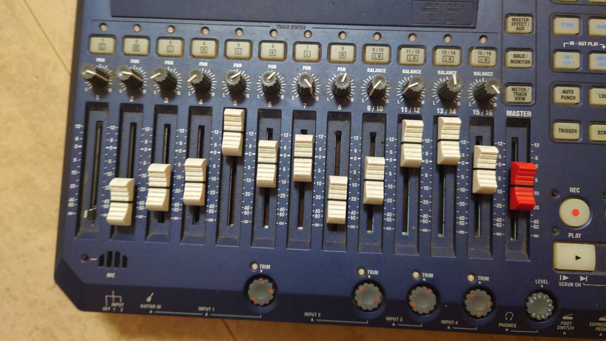 KORG D16 Digital Recording Studio 16トラック MTR コルグ　■ma2_画像3