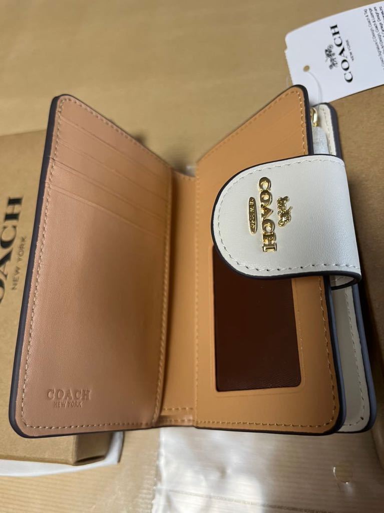 コーチ COACH 二つ折り 財布 ウォレット シグネチャー柄 カーキ ホワイト 白　アウトレット_画像3