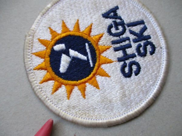 80s 志賀スキー場 SHIGA SKI志賀高原スキーSKIワッペン/logoロゴPATCH雪山キャラクター刺繍スキー場レトロ昭和アップリケ旅行パッチ V196_画像2