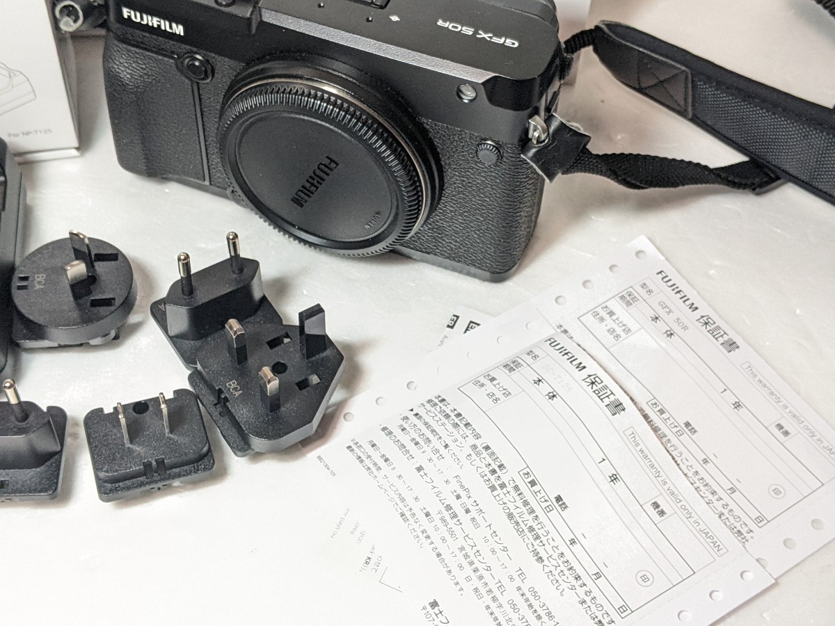 極美品 FUJIFILM GFX 50R 富士フィルム 中判ミラーレスカメラ 5140万画素 Gマウント 元箱 説明書付 充電器_画像8