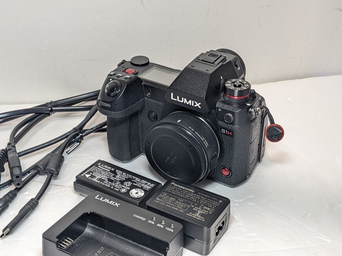 極美品 Panasonic パナソニック フルサイズ ルミックス LUMIX S1H ボディ 2420万画素 ブラック DC-S1H カメラ